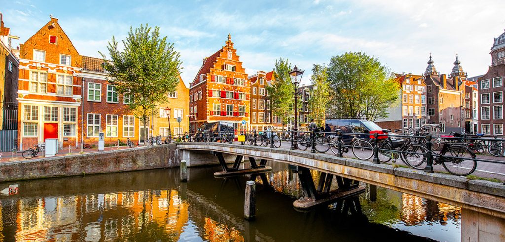 Benefits and Challenges of Manufacturing in the Netherlands