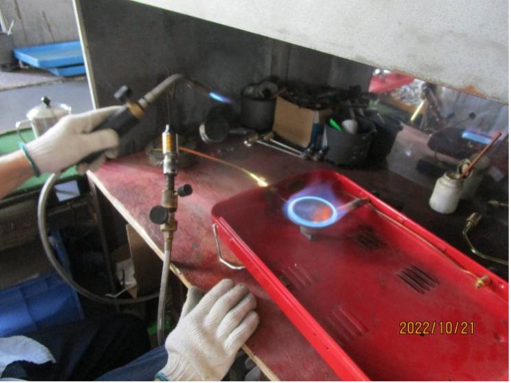 f.3 Leak Check on Regulator