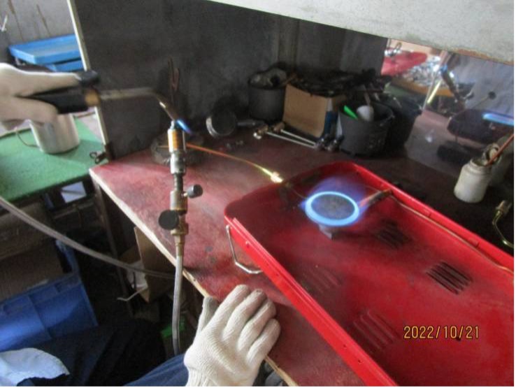 f.4 Leak Check on Regulator