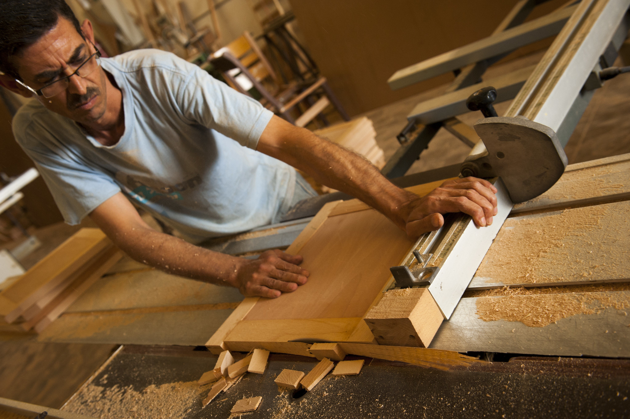 How to Reduce HSE Risks in The Furniture Industry